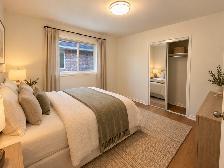 FULLY RENOVATED 3-BEDROOM EXECUTIVE BUNGALOW ON RAVINE LOT - Photo 13
