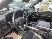 2024 Ford F-150 Lariat 502A Hybrid w/Leather, Moonroof, and Nav! - Photo 10