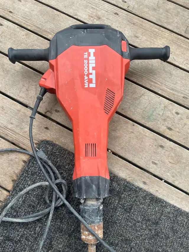 HILTI TE 2000 AVR JACKHAMMER