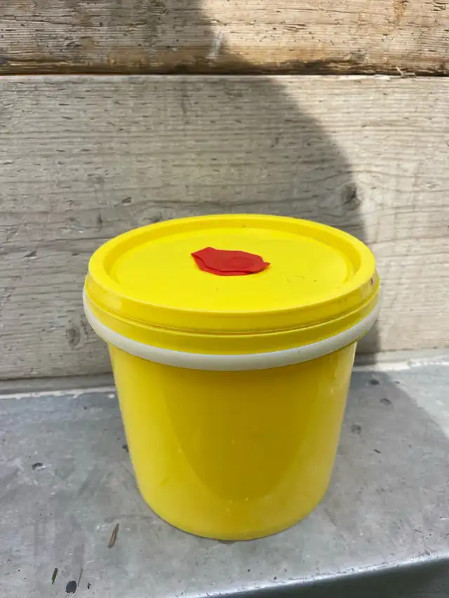 1 gallon pails