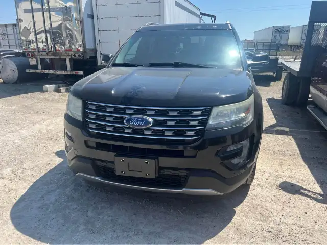 2016 ford explorer suv xlt  v6 2`3 l  all wheel drive good shape