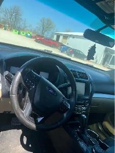 2016 ford explorer suv xlt  v6 2`3 l  all wheel drive good shape - Photo 4
