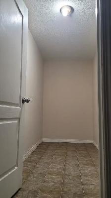 2 beds 2 baths available for rent at South Terwillegar Dr NW Edm - Photo 6
