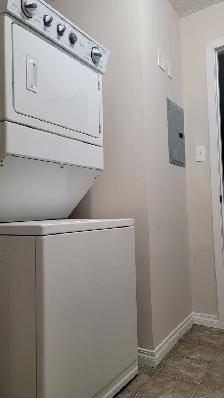 2 beds 2 baths available for rent at South Terwillegar Dr NW Edm - Photo 7
