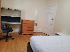 Furnished Room - Ossington Bloor Area - Photo 4