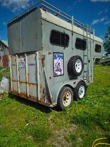 Horse trailer - Photo 3