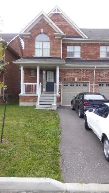 Niagara on the Greens Stunning, Bright and Spacious 3 bed. House