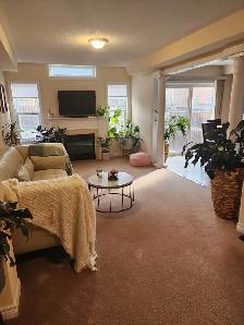 Niagara on the Greens Stunning, Bright and Spacious 3 bed. House - Photo 3