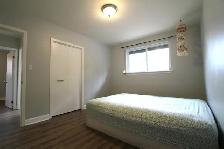 Spacious 3-Bedroom   Den Bungalow Main Floor | East Mountain - Photo 7