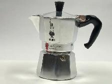 Bialetti Moka Express Stovetop Espresso Maker 3 Cup, Silver - Photo 2
