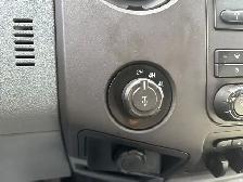 2015 Ford Super Duty F-250 SRW XLT 4X4 CREW CAB-SHORT BOX-CAP-IN - Photo 17