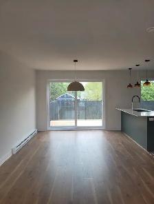 MAISON DE VILLE NEUVE À LOUER | SAINTE-CLOTILDE 2 200 $ - Photo 3