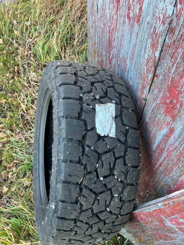 35" Toyo AT tires 22" rim