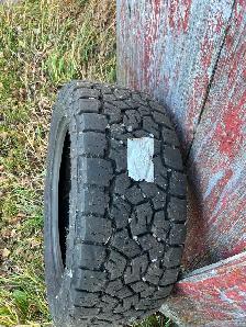 35" Toyo AT tires 22" rim