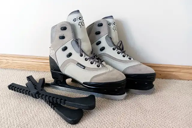 CCM Women's Figure Skates