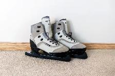 CCM Women's Figure Skates - Photo 2