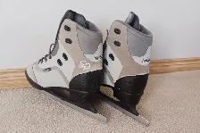 CCM Women's Figure Skates - Photo 3