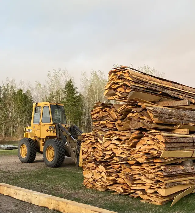 DRY SPRUCE SLAB WOOD
