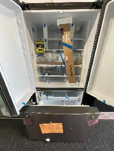 NEW 36" GE Fridge (Internal Ice & Water Dispenser) 27 Cu.Ft - Photo 3