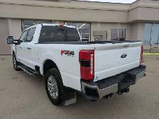 2024 Ford F-350 Lariat 6.7L Diesel/Touch Nav/Pano Sunroof/Camera - Photo 11
