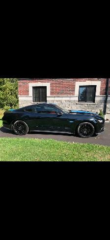 Ford Mustang GT Premium - Photo 3
