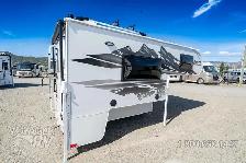 2027 Lance 825 - Photo 2