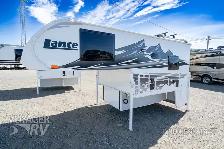 2027 Lance 825 - Photo 4