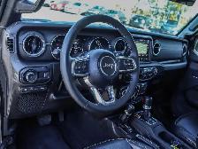 2023 Jeep Wrangler Unlimited Sahara 4XE - Photo 8