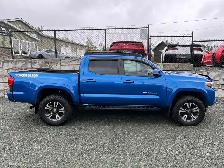 2018 Toyota Tacoma TRD Sport - Photo 2