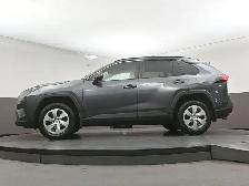 2021 Toyota RAV4 LE AWD, HEATED SEATS, BACKUP CAMERA & MORE! - Photo 41