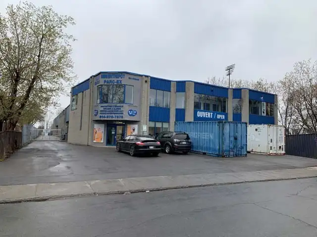 (25pi2) Entrepot de 25pi2 Montreal Sur Saint-Roch Montréal