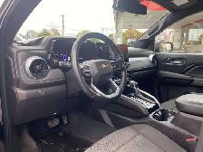 2024 Chevrolet Colorado 4WD LT, CLEAN CARFAX, HEATED CLOTH, REMO - Photo 13