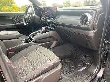 2024 Chevrolet Colorado 4WD LT, CLEAN CARFAX, HEATED CLOTH, REMO - Photo 34