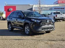 2022 Toyota RAV4 Hybrid XLE - Photo 9