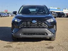2022 Toyota RAV4 Hybrid XLE - Photo 10