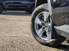 2022 Toyota RAV4 Hybrid XLE - Photo 12
