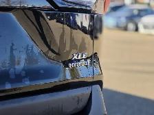 2022 Toyota RAV4 Hybrid XLE - Photo 14
