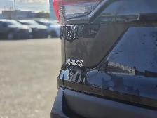 2022 Toyota RAV4 Hybrid XLE - Photo 16