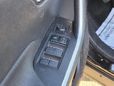 2022 Toyota RAV4 Hybrid XLE - Photo 18