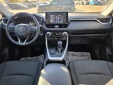 2022 Toyota RAV4 Hybrid XLE - Photo 23