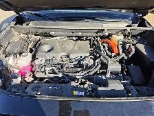 2022 Toyota RAV4 Hybrid XLE - Photo 35
