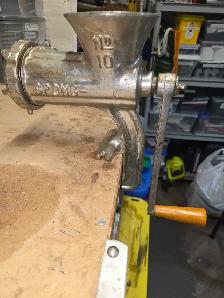 Vintage SPONG Meat Grinder - Photo 3