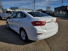 2017 Chevrolet Cruze LT - Photo 3