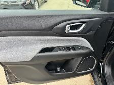 2024 Jeep Compass North - Photo 14