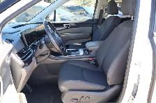 2025 Kia Carnival LX FWD - Photo 10