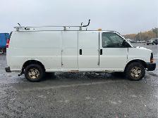 2011 Chevrolet Express - Photo 4