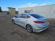 2018 Hyundai Elantra - Photo 2