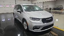 2023 Chrysler Pacifica - Photo 3
