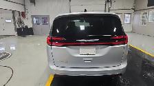 2023 Chrysler Pacifica - Photo 5