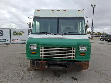 2009 Freightliner MT45 Chassis - Photo 2